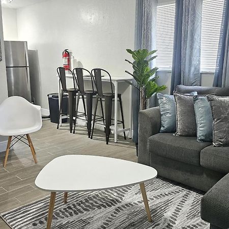 Big Tv Apartment 5 Miles From Hard Rock Casino Hollywood Exterior foto